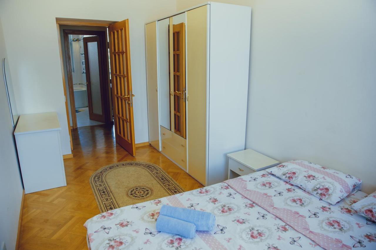 Clock Tower Apartment In Baku Exterior foto